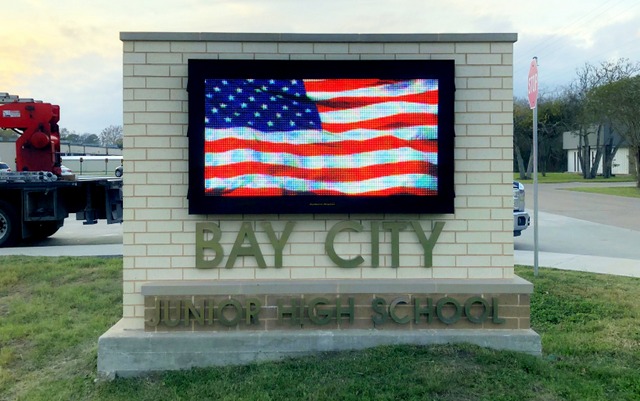 Full-color Bay City programmable digital LED sign